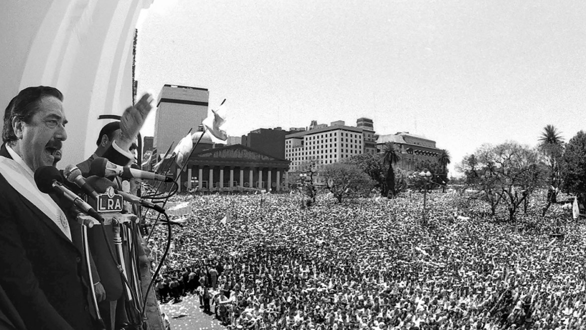 37 Años Después Todos Aplauden La épica De Alfonsín El Extremo Sur 0009